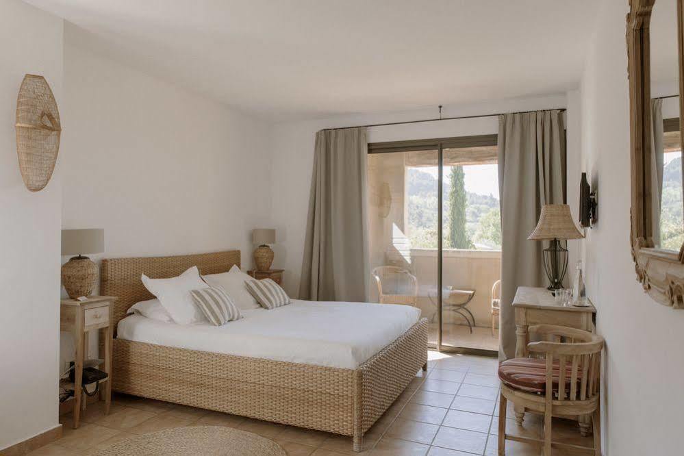 Hotel Auberge La Feniere - Les Collectionneurs Cadenet Ngoại thất bức ảnh